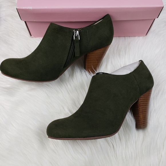 Crown Vintage dark green Tabitha booties NIB - Picture 9 of 14